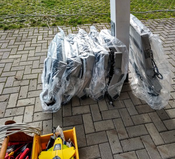 flutlicht-licht-neu41FE9C79-A1EE-B8C4-C33F-C5134EA3B3AF.jpg