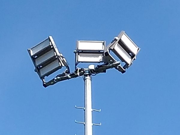 flutlicht-neu-nahEC548B2A-3DE1-3689-3673-1D9804D01DAE.jpg